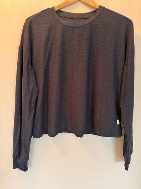 Vuori Women’s Long-Sleeve Crewneck Top - Charcoal